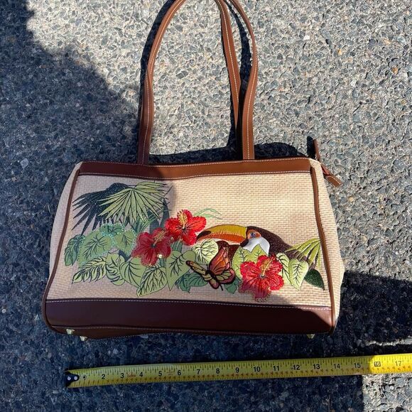 VINTAGE ETIENNE AIGNER TROPICAL TOUCAN EMBROIDERED TOTE - Picture 5 of 6